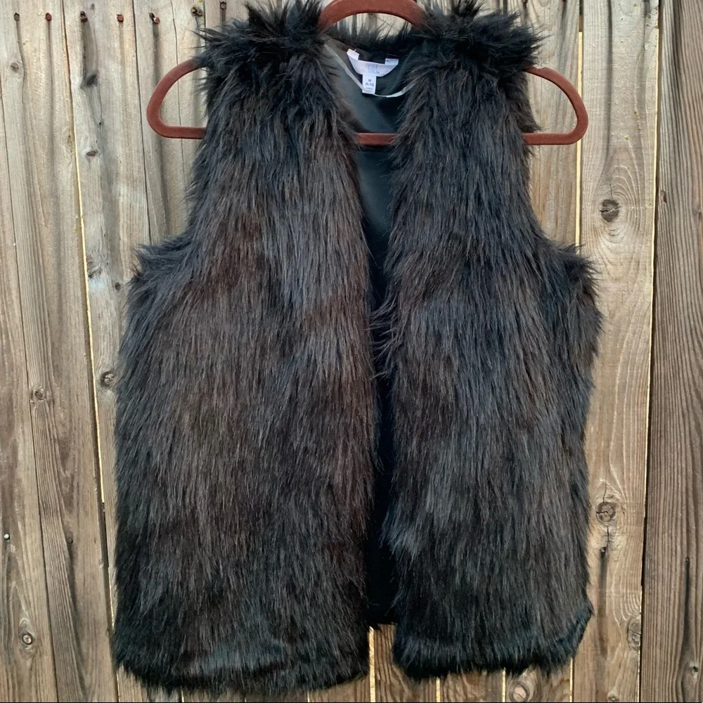Black Faux Fur Shag Vest size Medium 8-10 - Picture 1 of 2